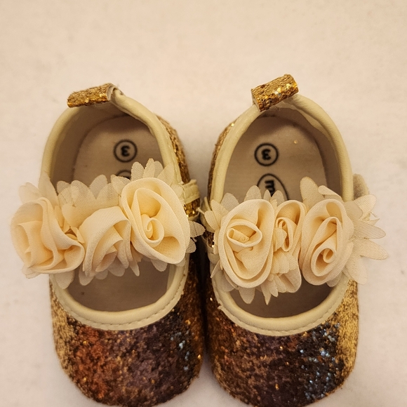 Infant shoes. Lot of 4 pairs for baby girl. - Picture 9 of 11